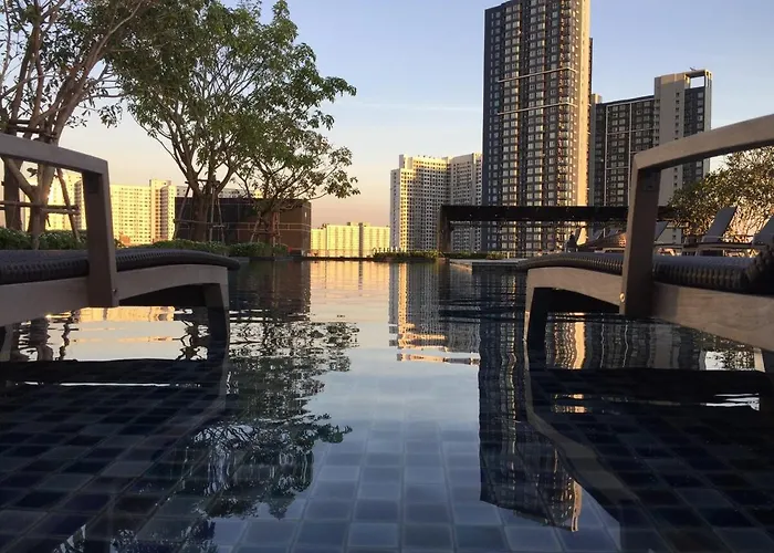 Modern 1br Near Bts On Nut With Pool, Gym & Habito Mall 公寓