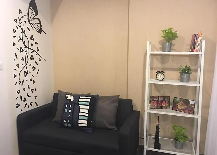 Modern 1br Near Bts On Nut With Pool, Gym & Habito Mall 公寓