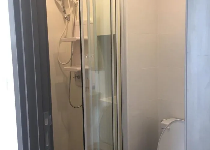Modern 1br Near Bts On Nut With Pool, Gym & Habito Mall 公寓
